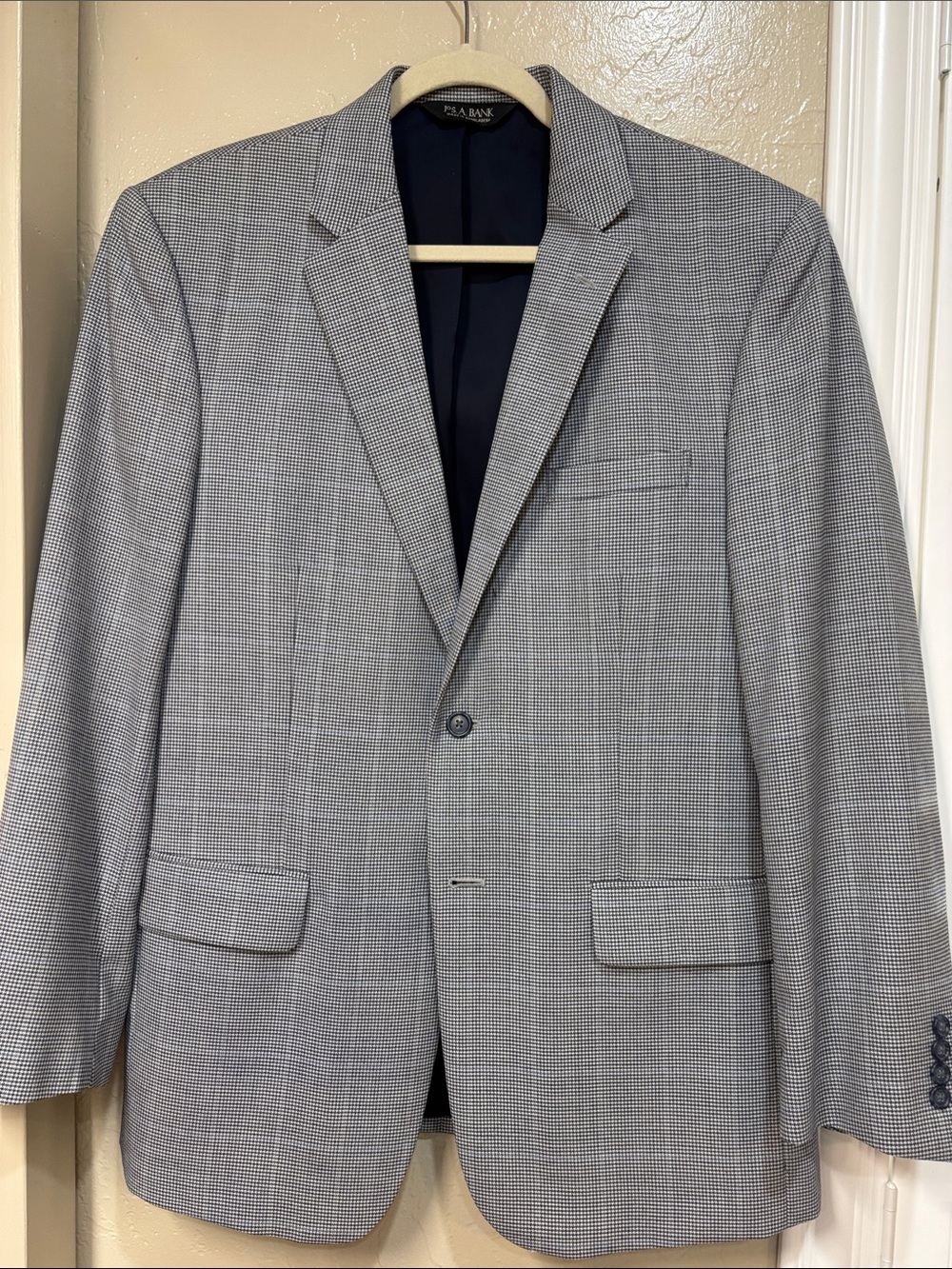 Jos. A. Bank plaid sports coat42 R